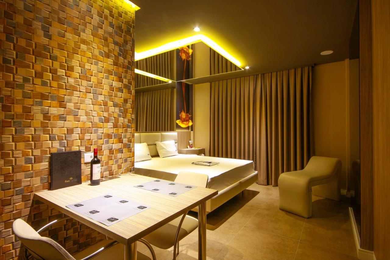 Motel Golf (Adults Only) Osasco Exterior foto